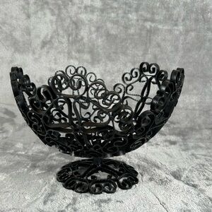 Vintage‎ Iron Scroll Work Fruit Basket Bowl Pedestal Black Ornate MCM Spain